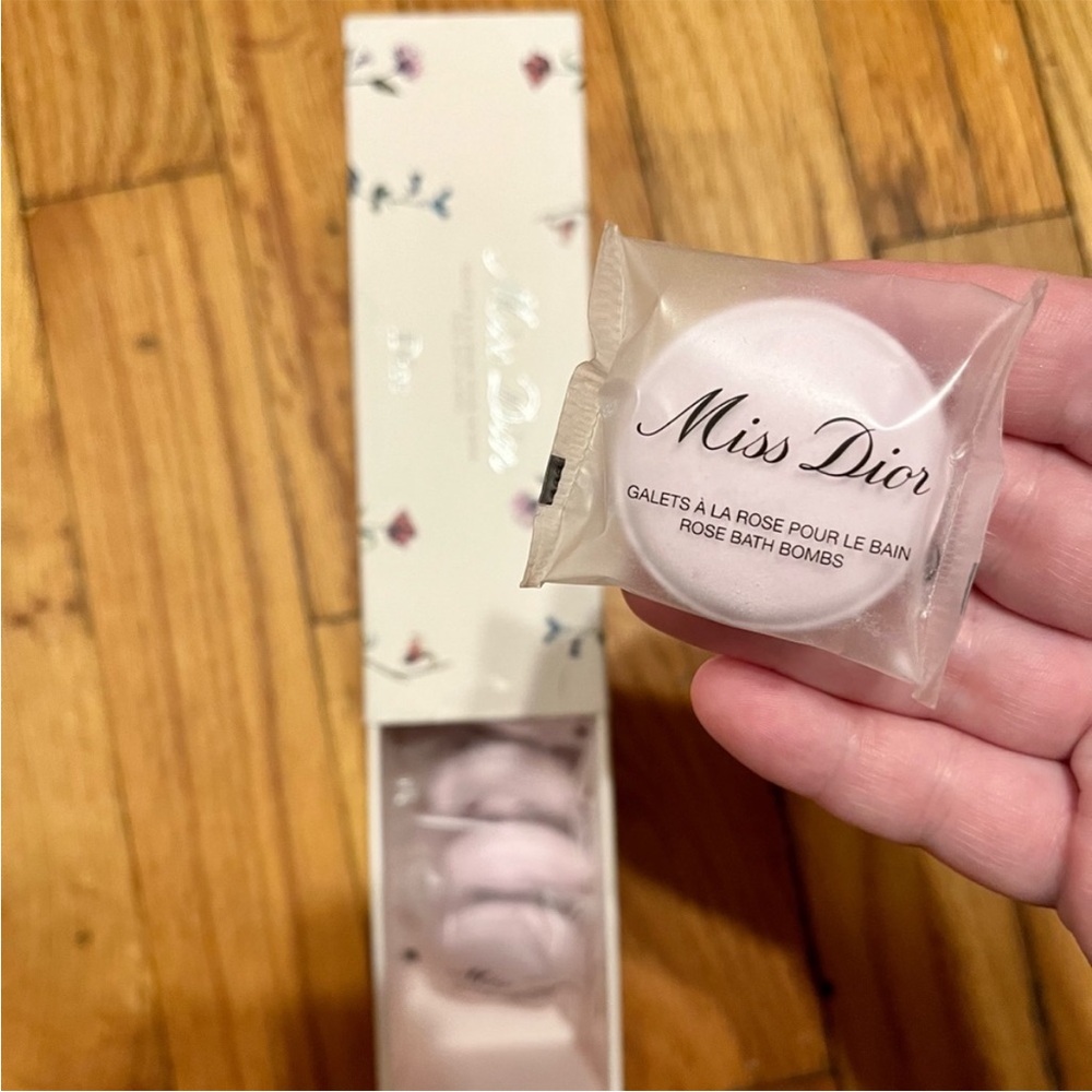 Dior luxurious bath bomb soaks limited edition